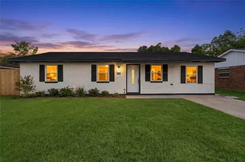 5813 Segnette Dr, Marrero, LA 70072