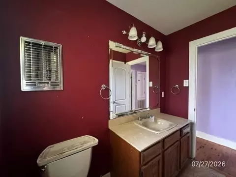 Bath - 1023 Minden St, Kenner, LA 70062 photo 2 of 4