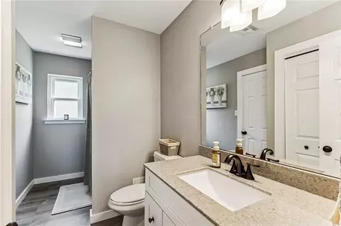 Bath - 315 Davis Dr, Luling, LA 70070 photo 2 of 2