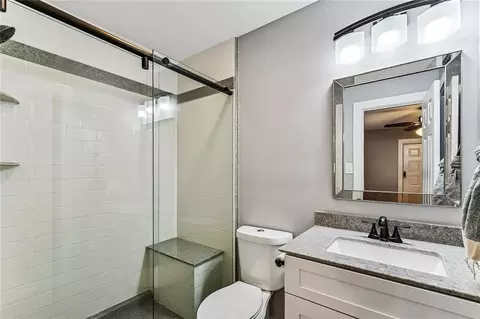 Bath - 315 Davis Dr, Luling, LA 70070 photo 1 of 2