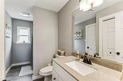 Bath - 315 Davis Dr, Luling, LA 70070 photo 2 of 2
