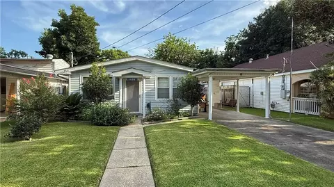 1038 Hawkins St, Gretna, LA 70053