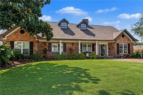 25 Chateau Haut Brion Dr, Kenner, LA 70065