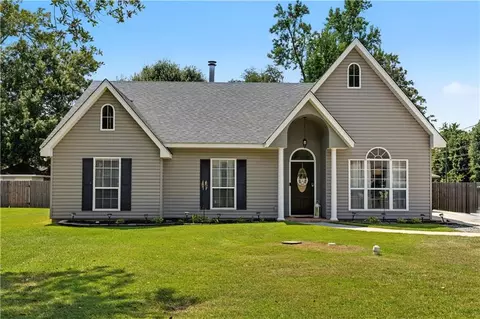 71255 Shady Lake Dr, Covington, LA 70433