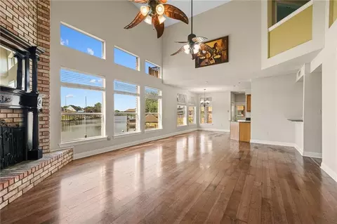 Living - 305 Charles Ct, Slidell, LA 70458 photo 3 of 6