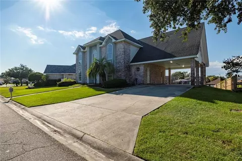 Exterior - 305 Charles Ct, Slidell, LA 70458 photo 4 of 4