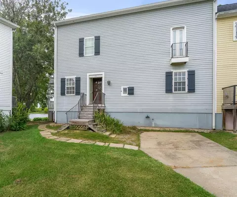 15 Place Lafitte Pl, Madisonville, LA 70447