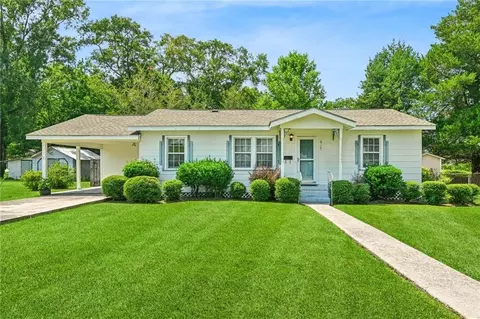 917 Ave J Ave, Bogalusa, LA 70427