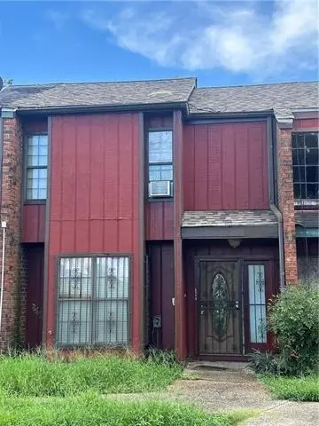 1007 Chimney Wood Ln, New Orleans, LA 70126
