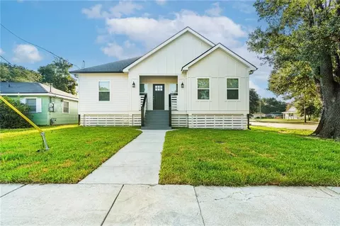 642 Huntlee Dr, New Orleans, LA 70131