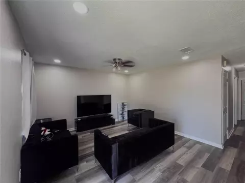 Living - 149 Baylor Pl, Kenner, LA 70065 photo 2 of 4