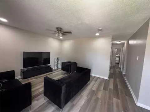 Living - 149 Baylor Pl, Kenner, LA 70065 photo 3 of 4