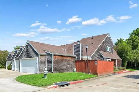 18 Spinnaker Ln, New Orleans, LA 70124