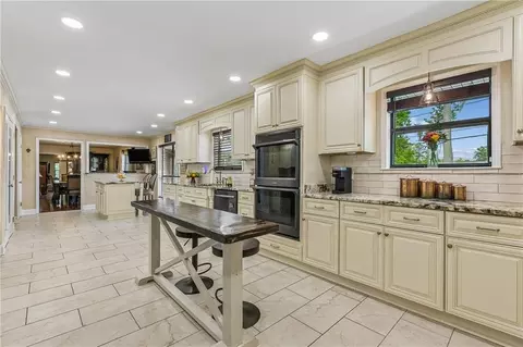 Kitchen - 15 W Levert Dr, Luling, LA 70070 photo 2 of 3