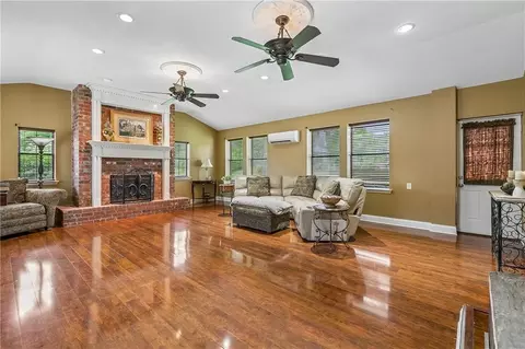 Living - 15 W Levert Dr, Luling, LA 70070 photo 1 of 2