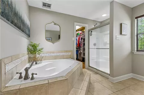 Bath - 15 W Levert Dr, Luling, LA 70070 photo 2 of 4
