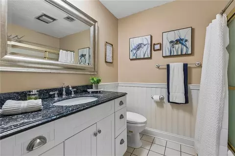 Bath - 15 W Levert Dr, Luling, LA 70070 photo 3 of 4