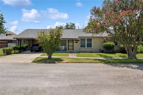 9020 Rosecrest Ln, River Ridge, LA 70123
