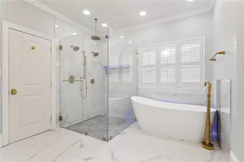 Bath - 564 Evergreen Dr, Mandeville, LA 70448 photo 2 of 7