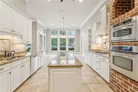 Kitchen - 564 Evergreen Dr, Mandeville, LA 70448 photo 2 of 2