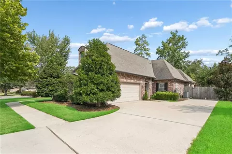 Exterior - 564 Evergreen Dr, Mandeville, LA 70448 photo 2 of 16