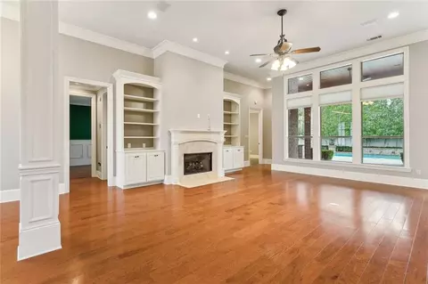 Living - 564 Evergreen Dr, Mandeville, LA 70448 photo 2 of 6