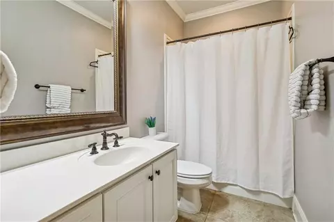 Bath - 564 Evergreen Dr, Mandeville, LA 70448 photo 4 of 7