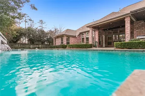 Exterior - 564 Evergreen Dr, Mandeville, LA 70448 photo 6 of 16