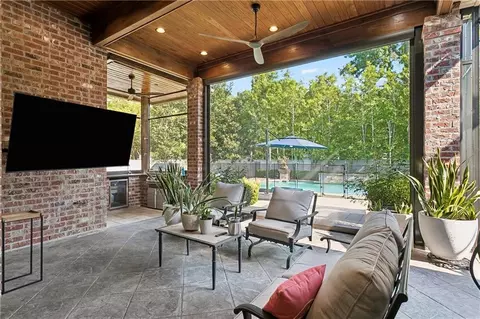 Exterior - 564 Evergreen Dr, Mandeville, LA 70448 photo 15 of 16