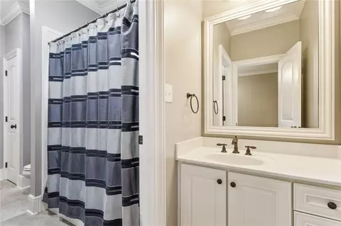Bath - 564 Evergreen Dr, Mandeville, LA 70448 photo 5 of 7
