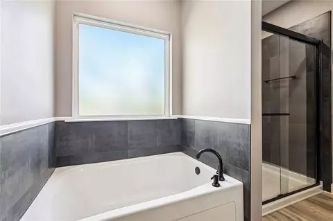 Bath - 4611 Oak Dr, Slidell, LA 70461 photo 2 of 3