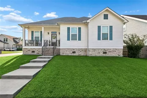 3800 Dominique Dr, Chalmette, LA 70043