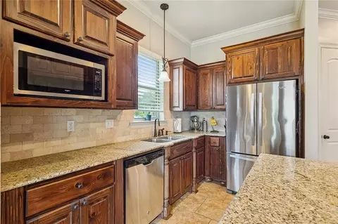 Kitchen - 773 Rue Bourdeaux, Covington, LA 70433 photo 2 of 3
