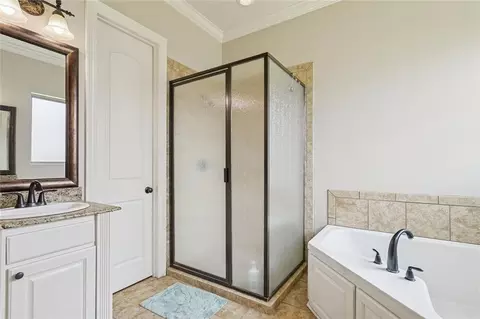 Bath - 773 Rue Bourdeaux, Covington, LA 70433 photo 1 of 4