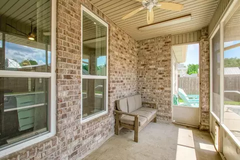 Exterior - 214 Hawthorn Dr, Luling, LA 70070 photo 3 of 7