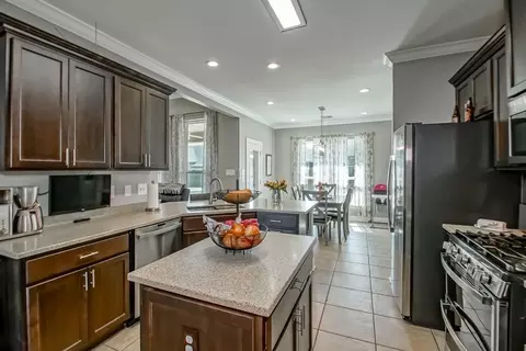 Kitchen - 214 Hawthorn Dr, Luling, LA 70070 photo 3 of 3