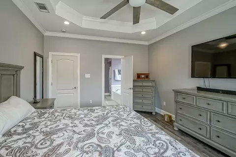 Bedroom - 214 Hawthorn Dr, Luling, LA 70070 photo 2 of 6