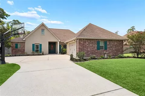 512 English Oak Dr, Madisonville, LA 70447