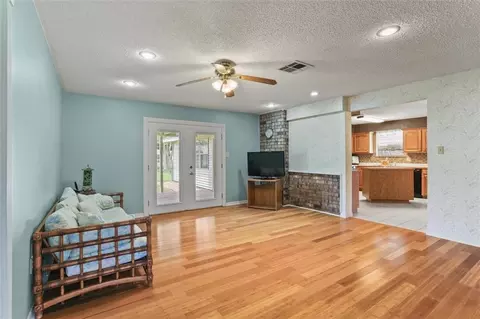 Living - 418 Oak Ln, Luling, LA 70070 photo 5 of 8