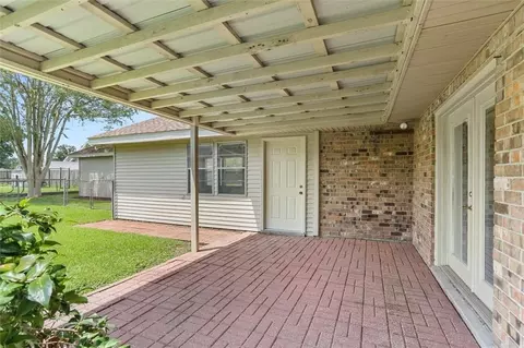 Exterior - 418 Oak Ln, Luling, LA 70070 photo 4 of 7