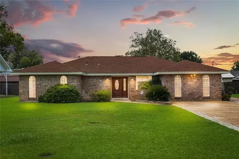Exterior - 418 Oak Ln, Luling, LA 70070 photo 2 of 7