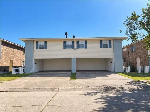 913 W Monterey Ct, Gretna, LA 70056