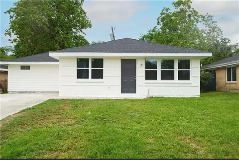 2844 Somerset Dr, New Orleans, LA 70131