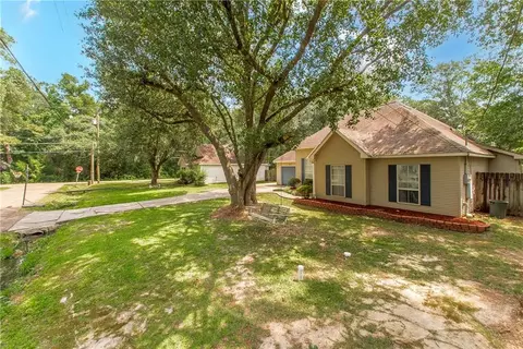 Exterior - 70312 1st St, Covington, LA 70433 photo 3 of 6