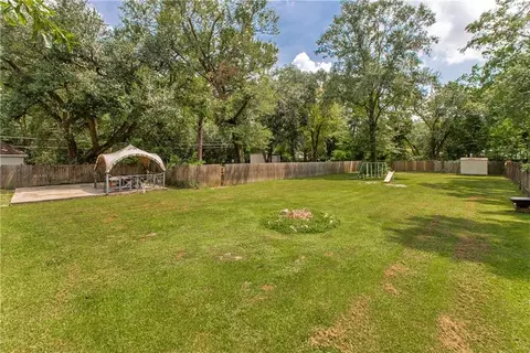 Exterior - 70312 1st St, Covington, LA 70433 photo 4 of 6