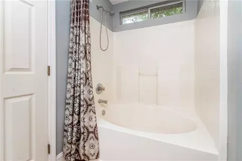 Bath - 70312 1st St, Covington, LA 70433 photo 1 of 3