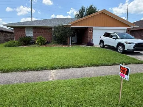 1417 Tiffany Dr, Laplace, LA 70068