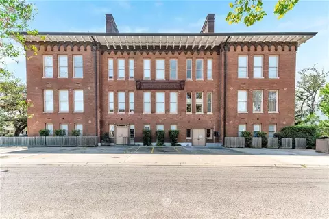 3601 Camp St #302, New Orleans, LA 70115