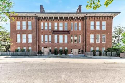 3601 Camp St #302, New Orleans, LA 70115