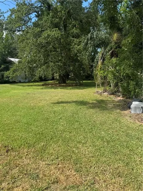 237 Bailey St, Harahan, LA 70123